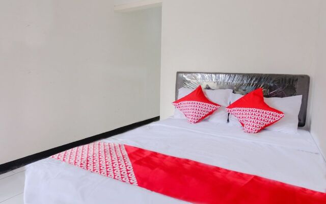OYO 888 Grand Ijen Guest House