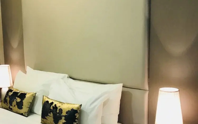 The Landmark Penthouse Luxury Condo by Casa Accommodation