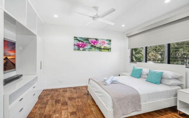 Tranquil Waters - Luxury in Oceans Edge