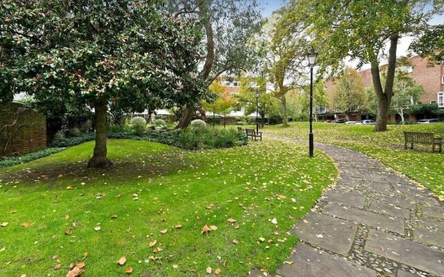 4 Bedroom House, Holland Park
