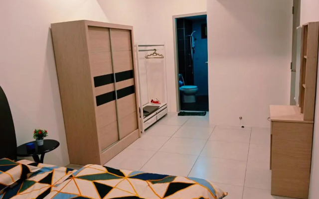 Preferred30 3R2B 7pax Meritus Perai
