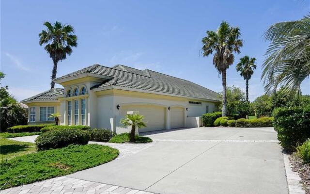 Royal Swan - Three Bedroom Home