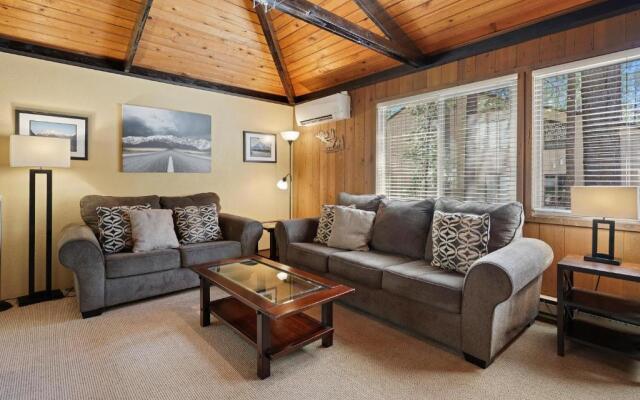 7 Grizzly-AC-Hot Tub-2BR/2BA