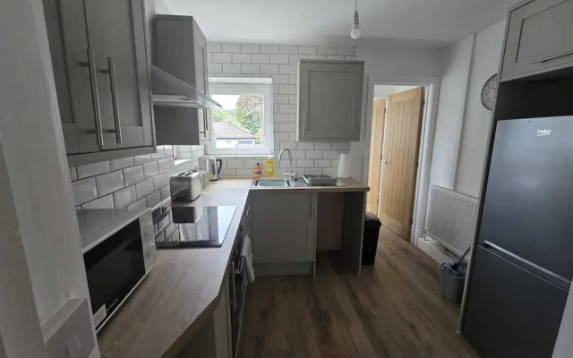Newly Renovated 4 Bedroom House