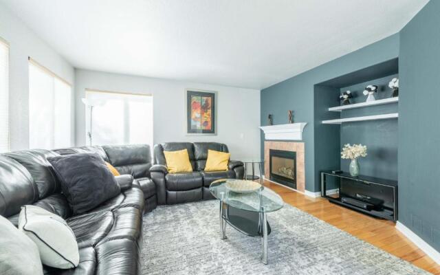 Spacious 4 bedroom 3.5 bathroom residential property