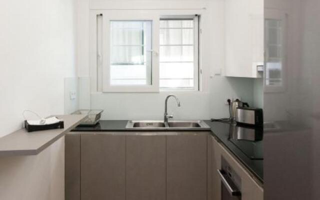 Lovely apt in Metaxourgio Center