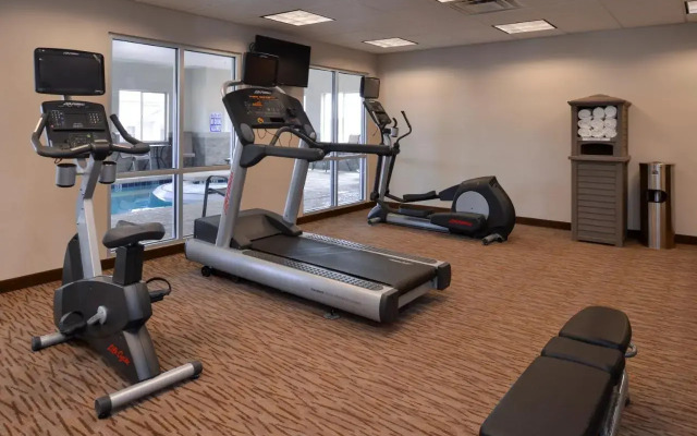 Holiday Inn Express & Suites Williams