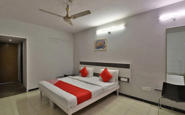 OYO 27796 Hotel Jubilee