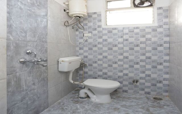 OYO 3260 Hotel Abhinav Palace