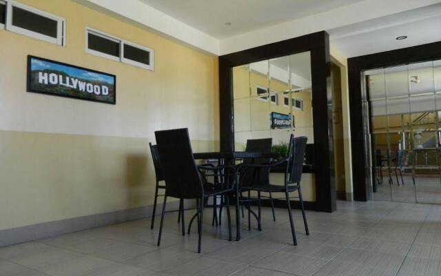 Hollywood Suites and Resort - Bancal