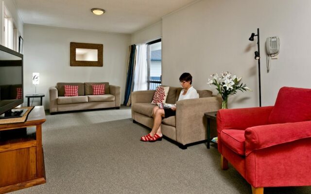 Snells Beach Motel