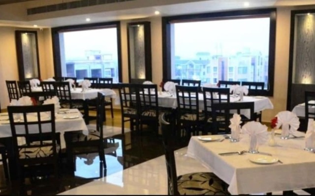 Hotel East West