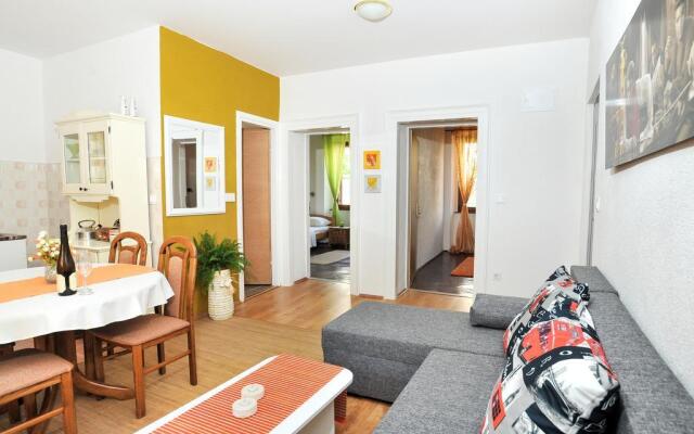 Apartment Doni