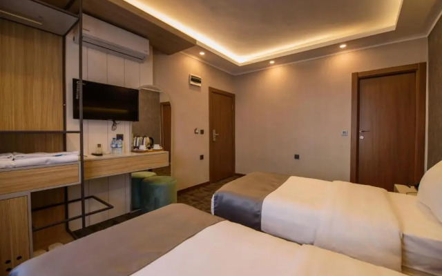 DS Regulus Otel