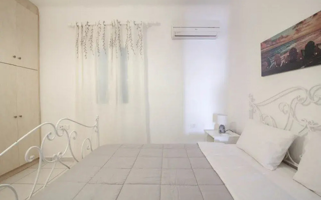 Sea & Stone Residence