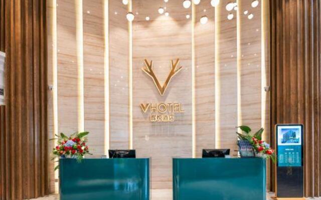 Huiyue Hotel (Guangzhou Baiyun Station Julong Subway Station Branch)