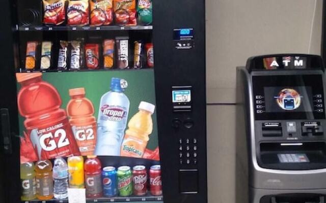 Super 8 Motel - Columbia