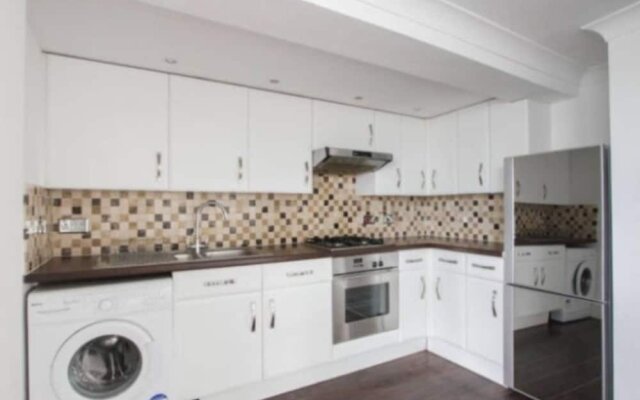 Central 2 Bedroom Seafront Flat in Kemp Town