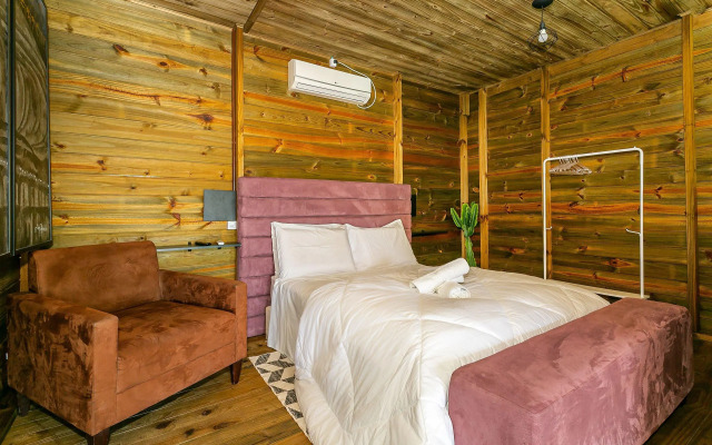 Chalé Rústico com Jacuzzi em Jurerê MAV011