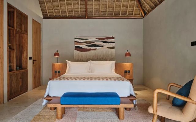 Boni Beach Hotel & Restaurant