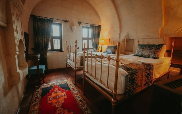 Valley Inn Cave Hotel