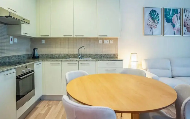 Homesgetaway-Cozy 1BR Bay Square Bldg. 9