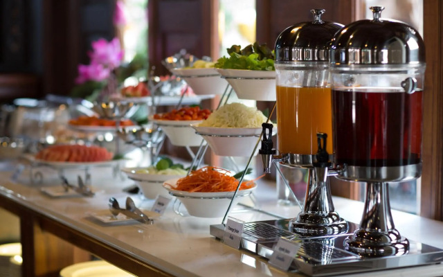True Siam Rangnam Hotel