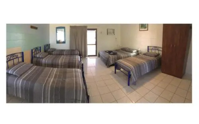 Ash’s Holiday Units