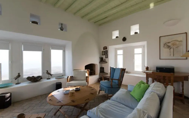 Villa Cycladic Breeze Tranquil & Private
