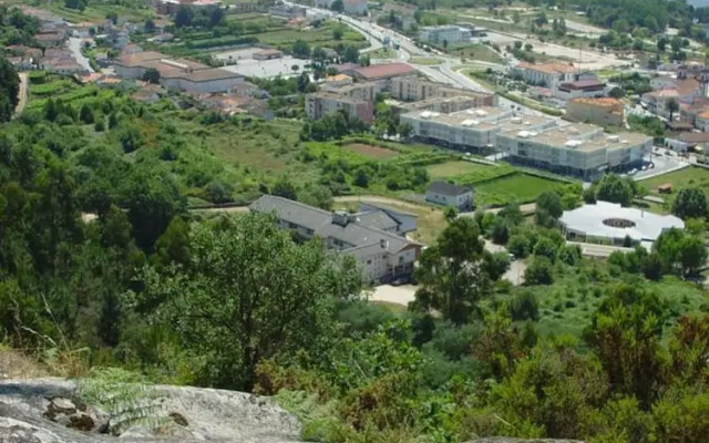 Stunning Rustic House River View