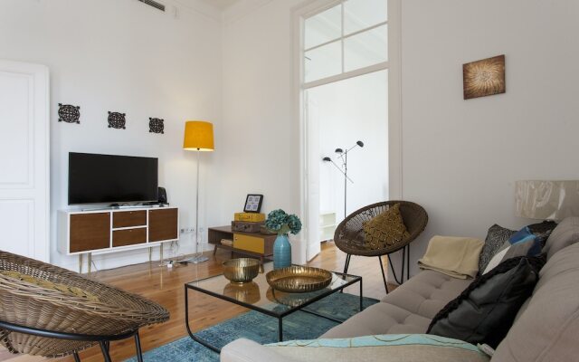 Rato Luxurious by Homing