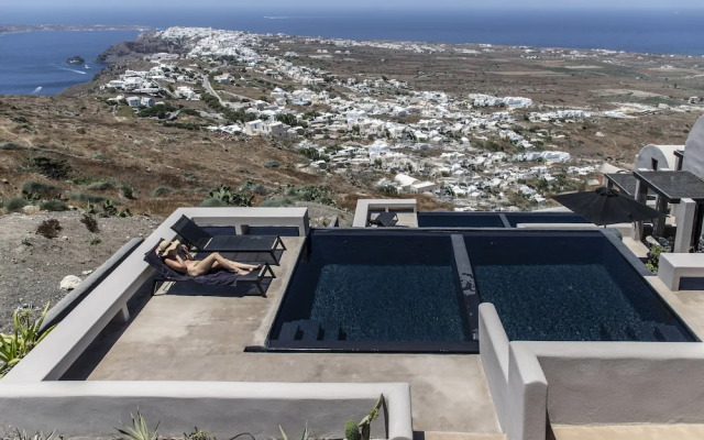 Nimbus Santorini