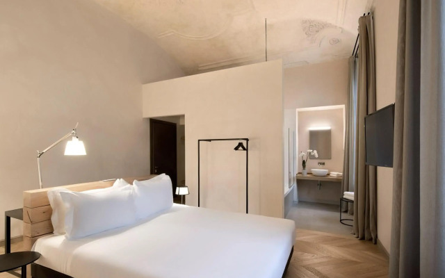 Opera 35 Boutique Hotel