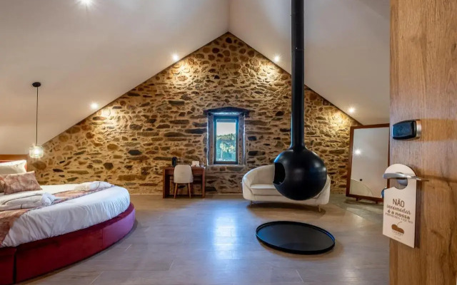 Cherry Sculpture Hotel