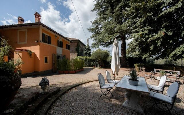 Big Family Villa in Rome Countryside
