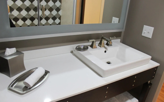 Hotel Indigo Baltimore Downtown by IHG