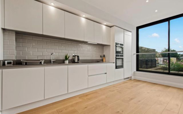 Capacious Three Bed Apartment in Slindon Court