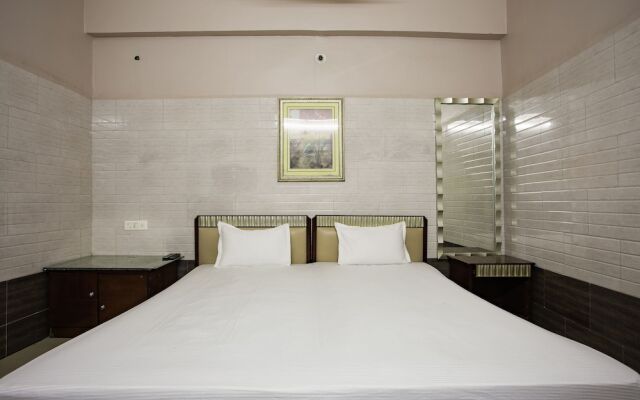 Spot On 23725 Jay Shanti Palace Hotel
