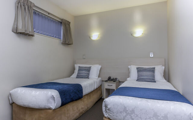 166 Majestic Court Motel