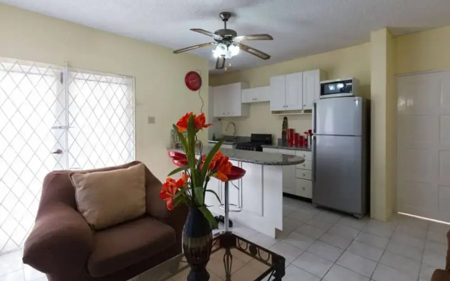 Kgn Most Centrally Located One Bdrm II