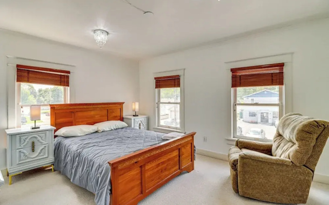 Walkable Abode in Stroudsburg's Business District!