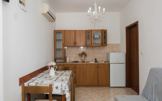 Beachfront Apartment Gaj 7