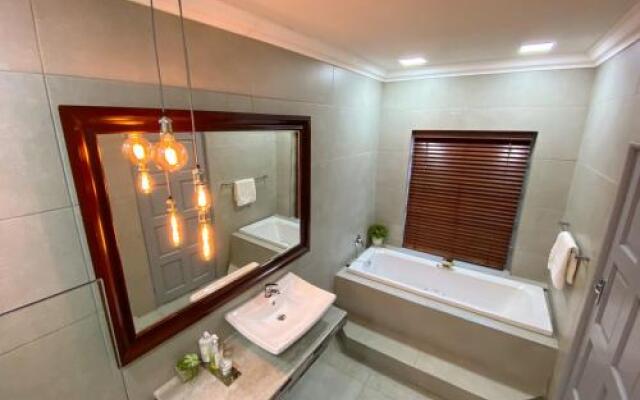 Spacube Luxury Suites and Spa
