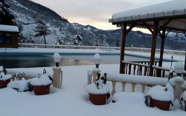 Zarha Mountain Resort