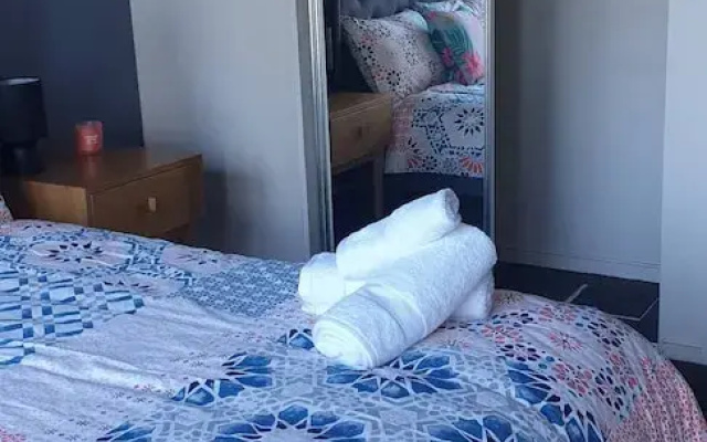 Chevron Tower3 has 2bedrooms 2beds With Car Park