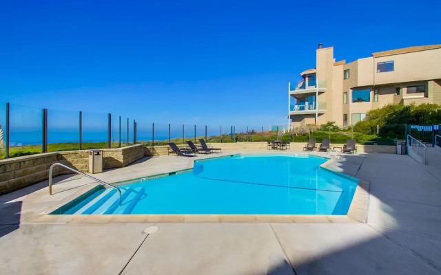 Gorgeous Ocean View Condo with Pool & Spa SURF9 by RedAwning