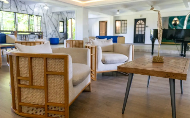 Travellers Beach Resort