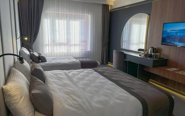 Sera Lake Center Hotel