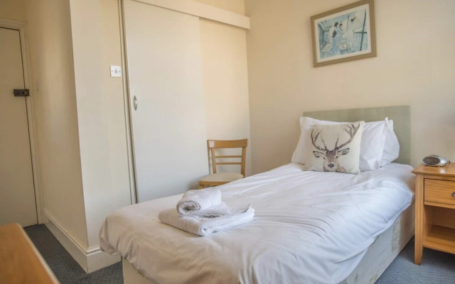 Baytrees Hotel