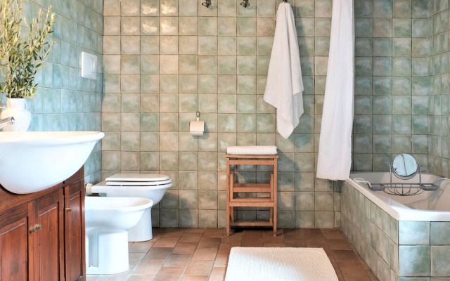 Beautiful Villa in San Giovanni del Pantano With Pool